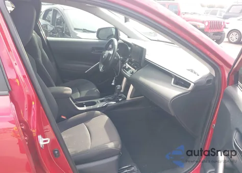 2024 Toyota Corolla Cross Le z USA, uszkodzony, nr VIN 7MUCAAAG2RV111886